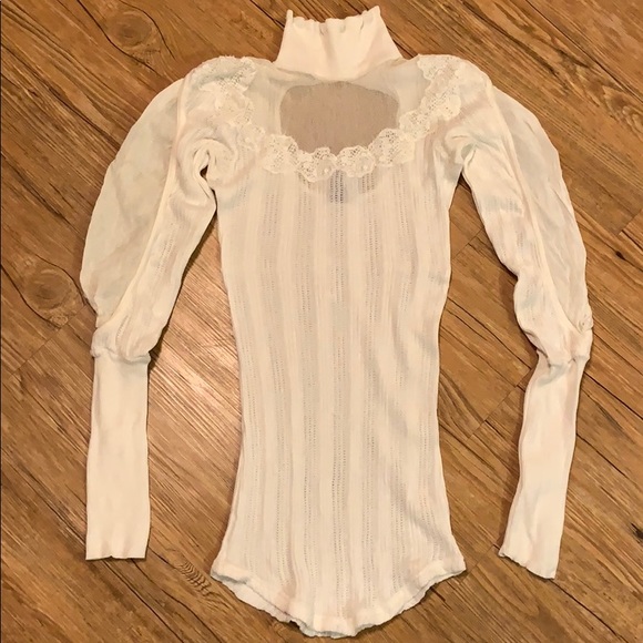 Free People Tops - Free People ivory fitted sweater w/open back EUC